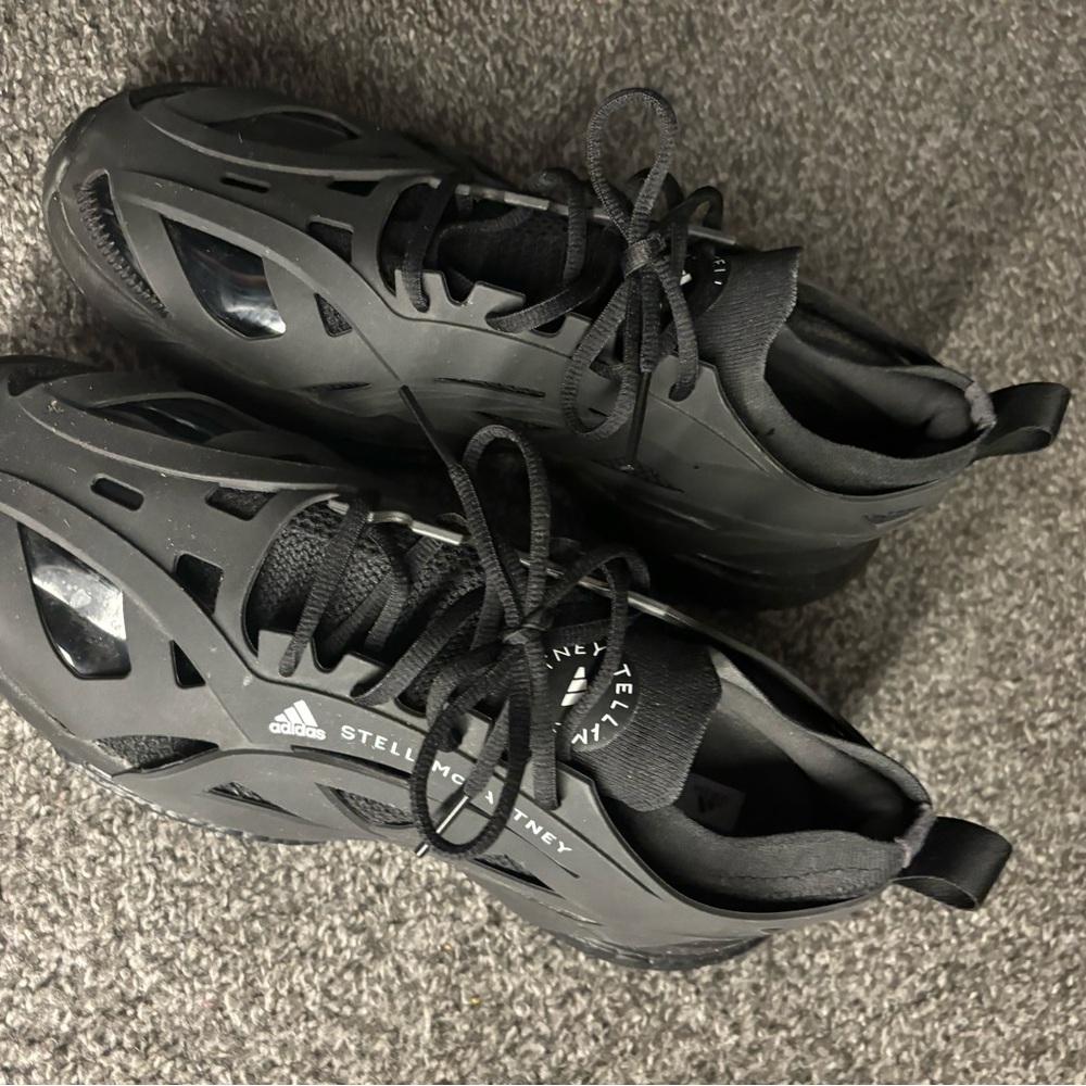 Authentic Stella McCartney Sneakers LIKE NEW, Women size 10 1/2